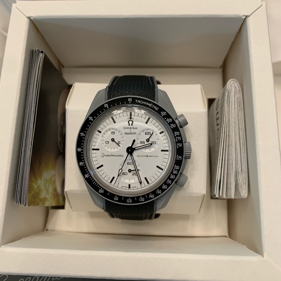 Omega x Swatch MoonSwatch 1965 - Picture 8 of 9